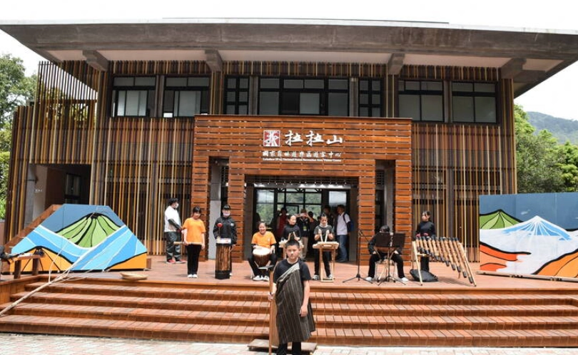 拉拉山遊客中心交通 拉拉山遊客中心交通