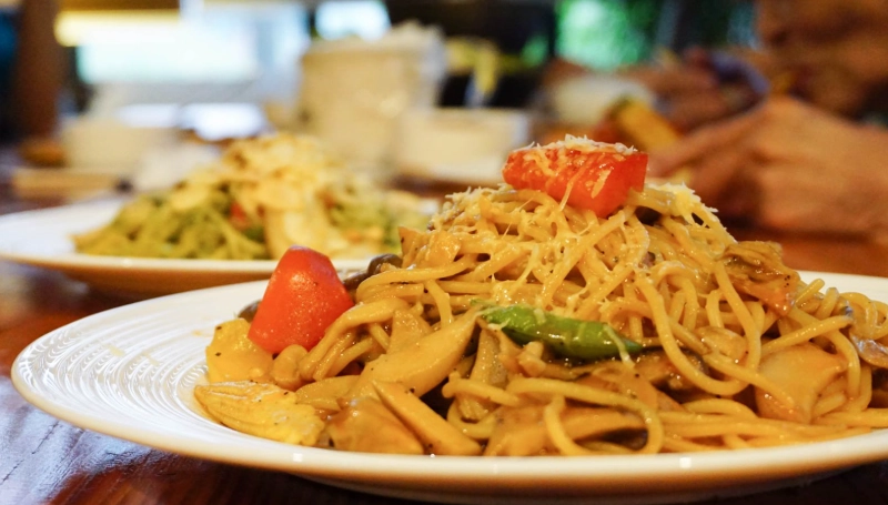 屏東素食簡餐全攻略：在地人私藏餐廳、必點菜單與點餐技巧