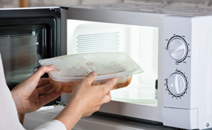 微波爐熱飯要加水嗎