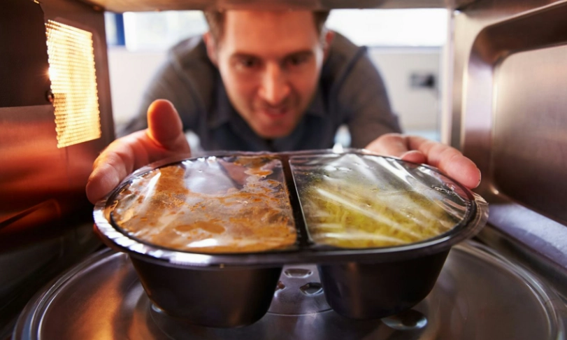 微波爐熱飯要加水嗎