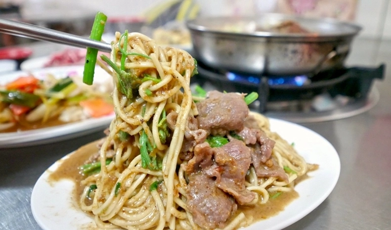 知本火車站附近美食