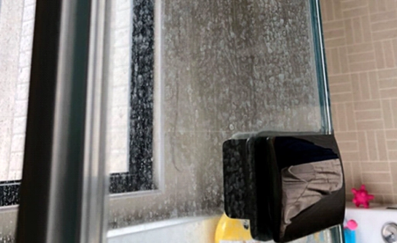 浴室玻璃水垢清潔終極指南：檸檬酸的正確使用與秘訣