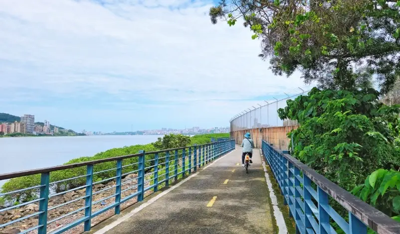 輪椅友善步道 輪椅友善步道