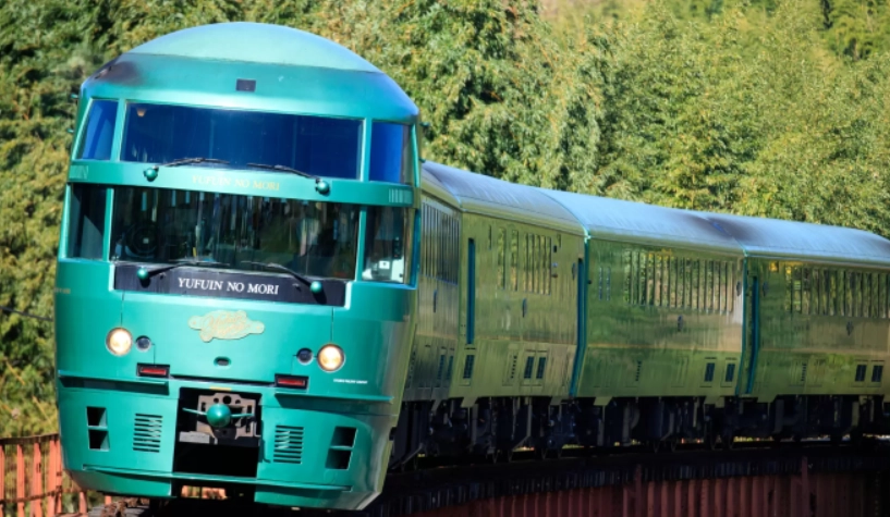 由布院之森列車 由布院之森列車