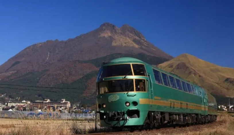 由布院之森列車 由布院之森列車