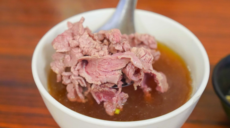 台南牛肉湯在地人推薦｜避開觀光客的私藏名單與隱藏吃法