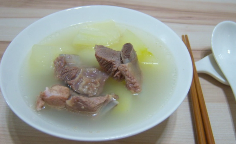 青木瓜排骨湯泌乳