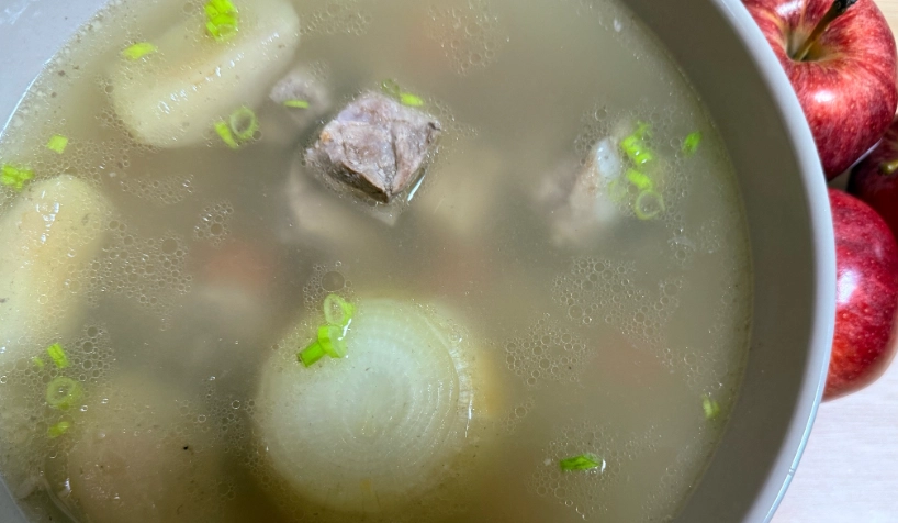 洋蔥大骨湯做法