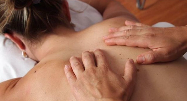 精油按摩位置 精油按摩位置