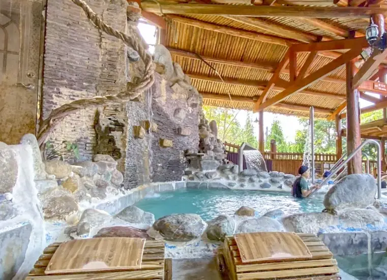 美仑山温泉山庄 美仑山温泉山庄