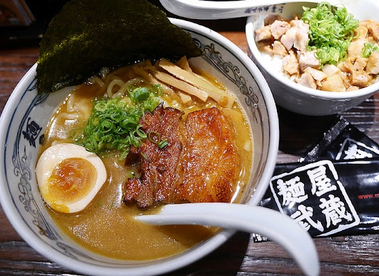 新光三越美食拉麵 新光三越美食拉麵