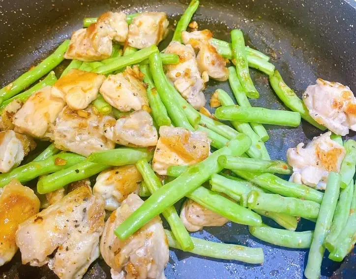 家常蒜炒雞腿肉 家常蒜炒雞腿肉