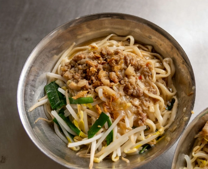 陽春麵湯頭