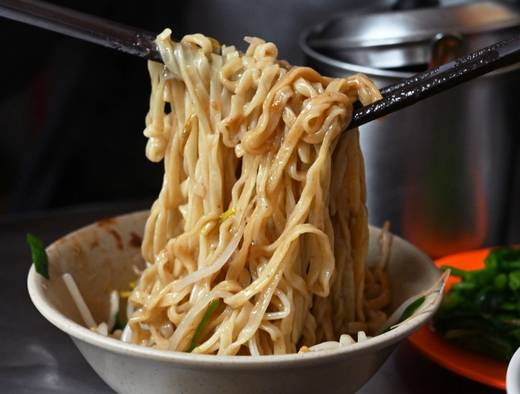 陽春麵湯頭