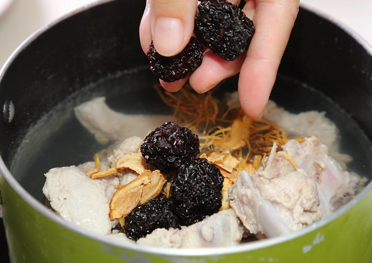 黑棗排骨湯做法