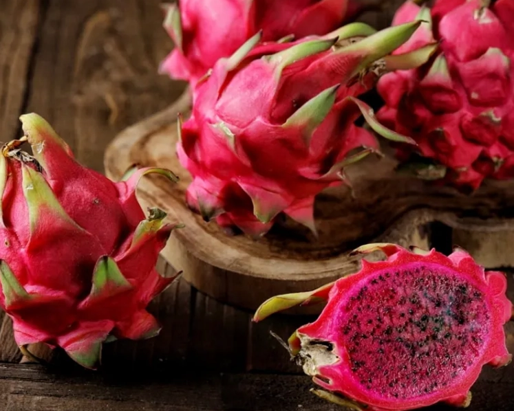 火龍果便便紅色