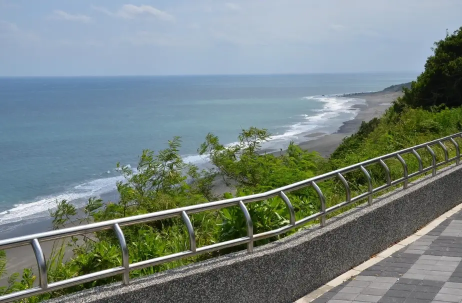 金樽衝浪