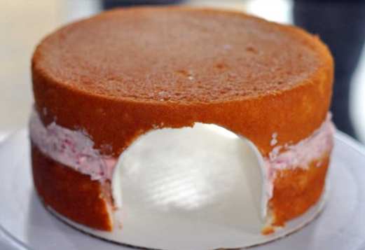 海綿蛋糕裂開原因