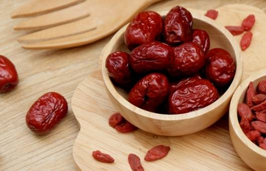 肝腎不好 紅棗枸杞茶