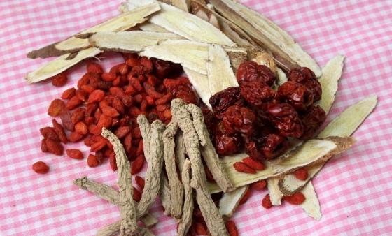 黃耆黨參枸杞茶副作用