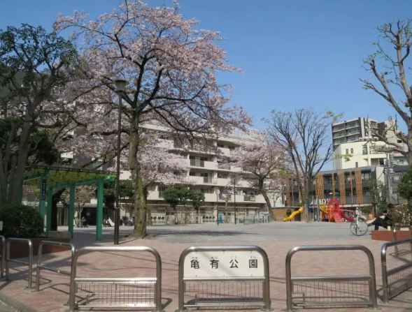 龜有公園前派出所銅像 龜有公園前派出所銅像