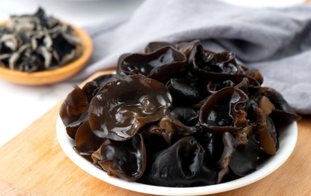 黑木耳晚上不能吃 黑木耳晚上不能吃