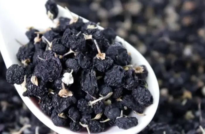 黑枸杞泡水好處與壞處 黑枸杞泡水好處與壞處