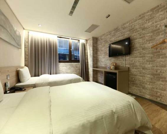 台中一中夜市住宿