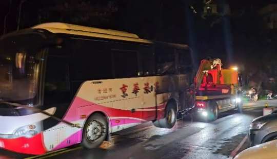 九份山路駕駛 九份山路駕駛