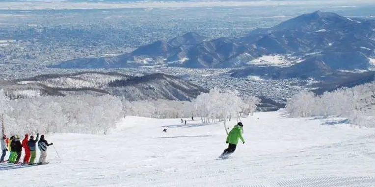 滑雪一日遊行程