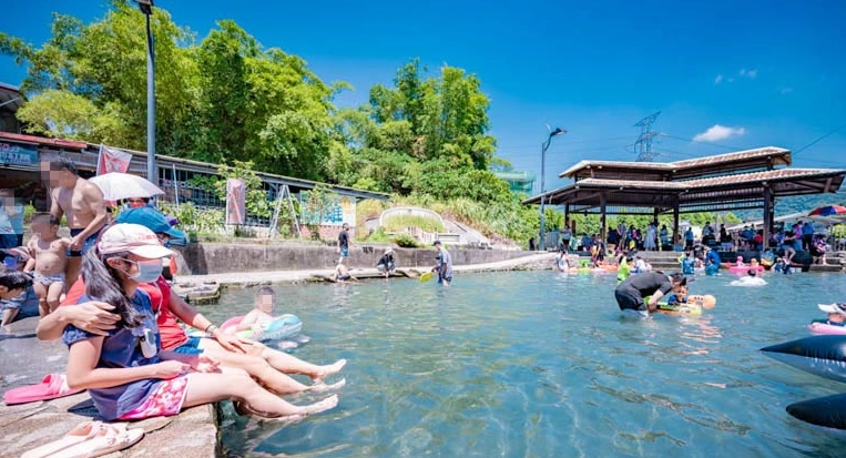 台灣螃蟹冒泡 台灣螃蟹冒泡