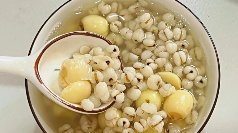 蓮子百合薏米湯 蓮子百合薏米湯