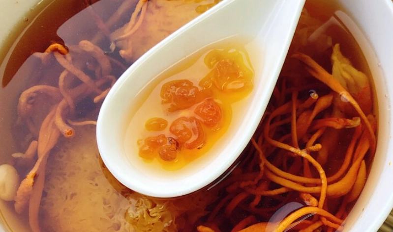 桃膠燉湯做法 桃膠燉湯做法