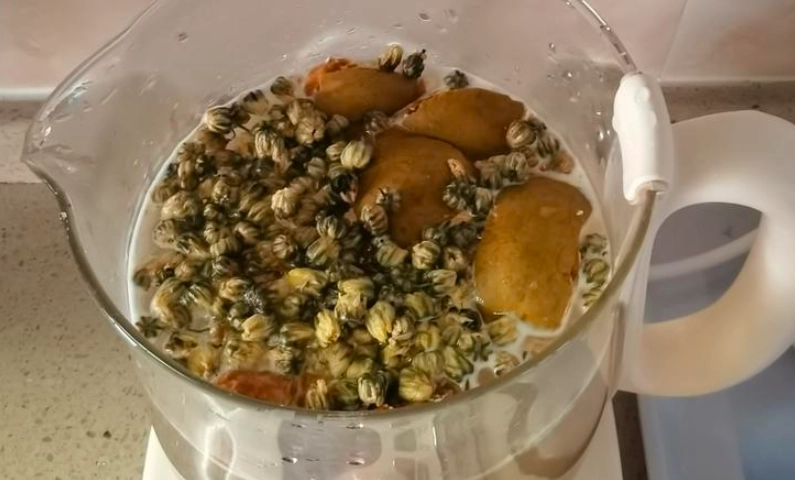 羅漢果甘草菊花茶 羅漢果甘草菊花茶