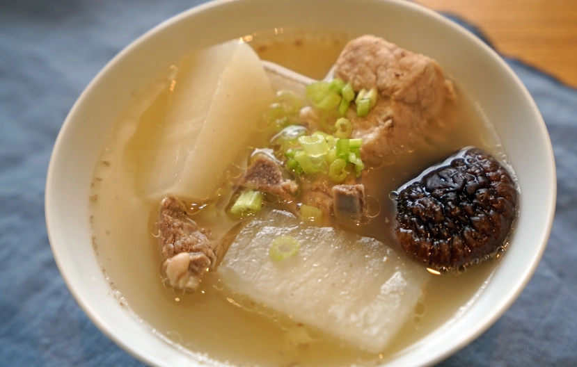 蘿蔔排骨香菇湯 做法
