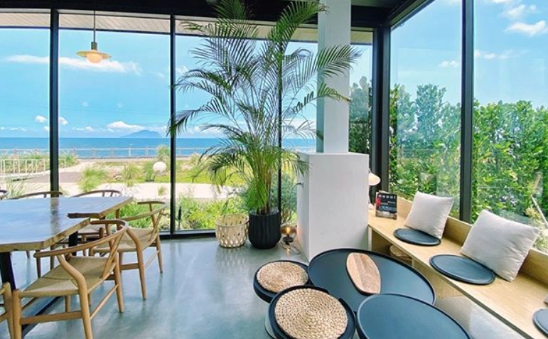 台南喝咖啡看海