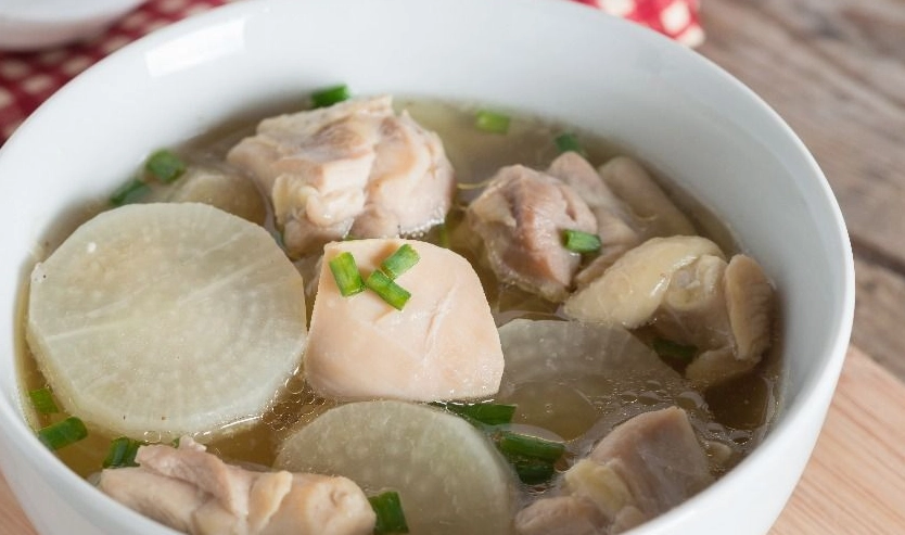 蘿蔔排骨湯加什麼