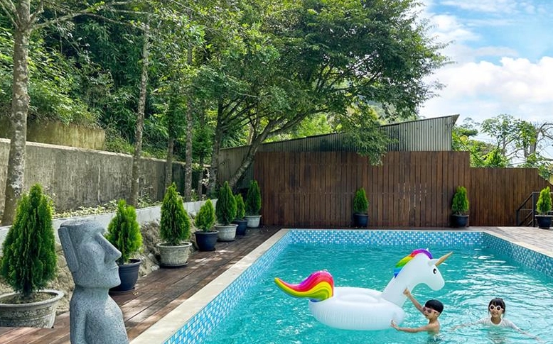 苗栗包棟泳池民宿