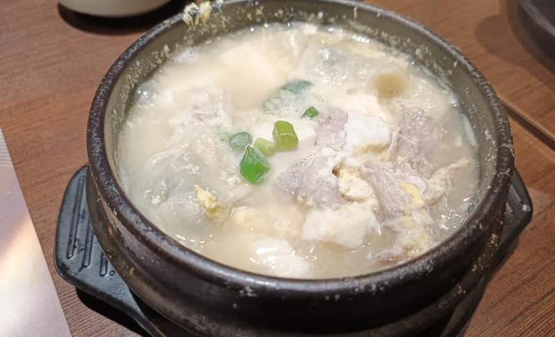 三創美食街美食