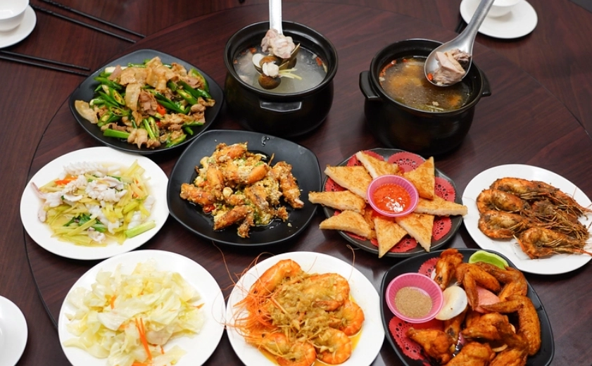 西門町熱炒店終極指南：必吃推薦、隱藏菜單與省錢秘訣